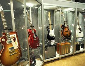 Eric Clapton collection guitars Eric Clapton collection guitars